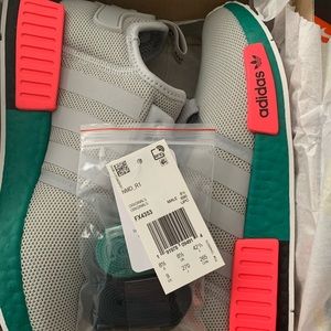 Adidas Nomad R1 Sneakers